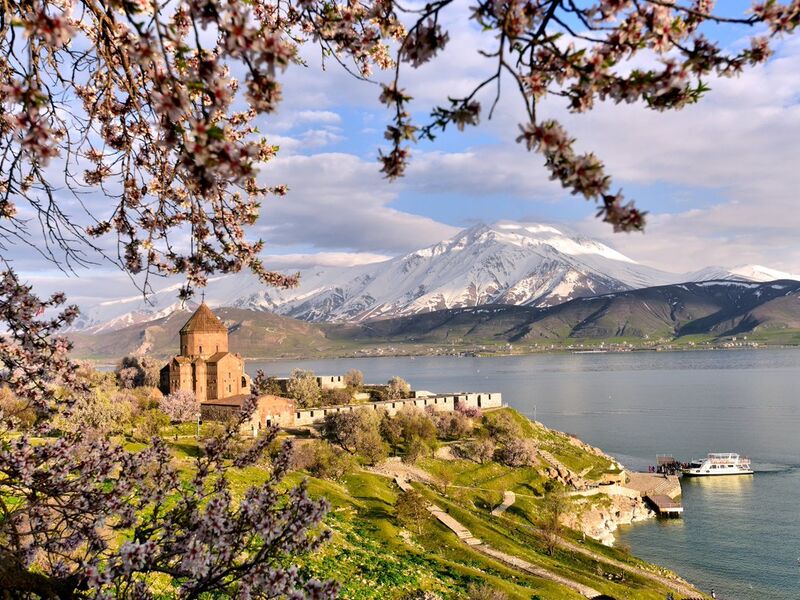 ANKARA ÇIKIŞLI UÇAKLI BUTİK VAN DOĞUBEYAZIT AHLAT TURU