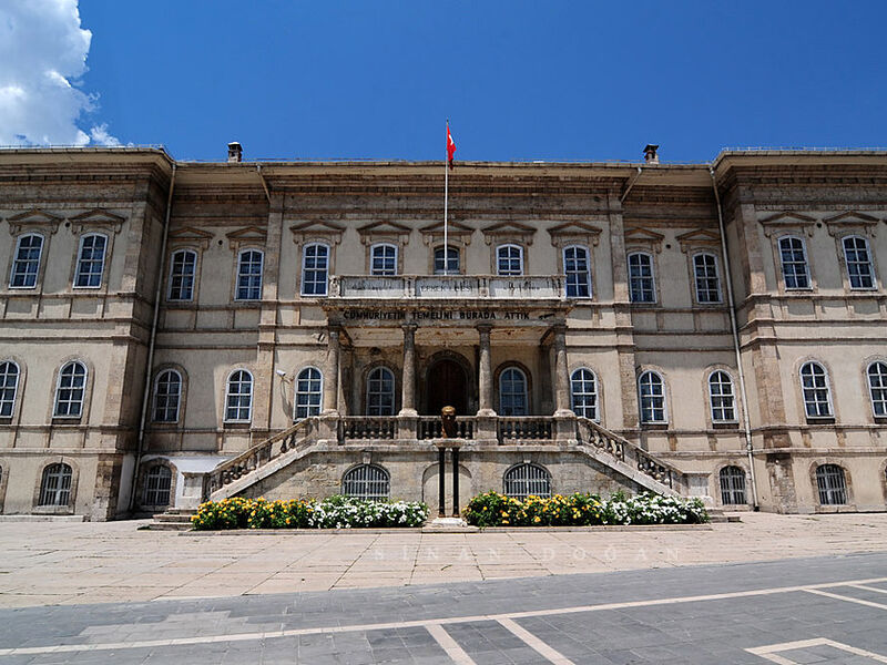 HIZLI TRENLE SİVAS TUNCELİ MUNZUR VADİSİ KEMALİYE DİVRİĞİ TURU