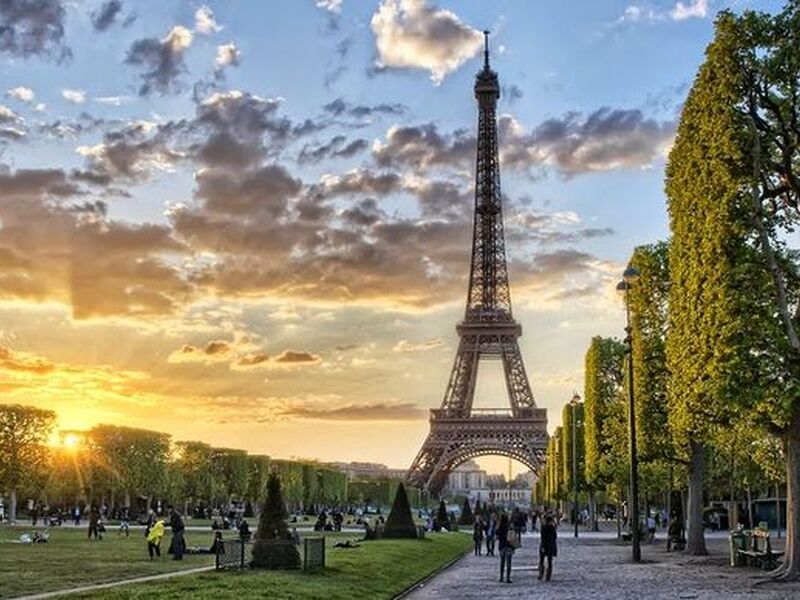 ELEGANT BENELUX & PARIS & ALSACE AJet Hava Yolları ile 7 Gece