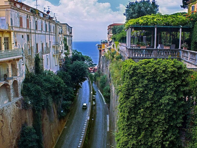 İtalya Serüveni Ankara Kalkışlı Corendon Hava Yolları ile 7 Gece NAP-BGY